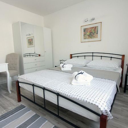 Apartment Dea Stobrec Bagian luar foto