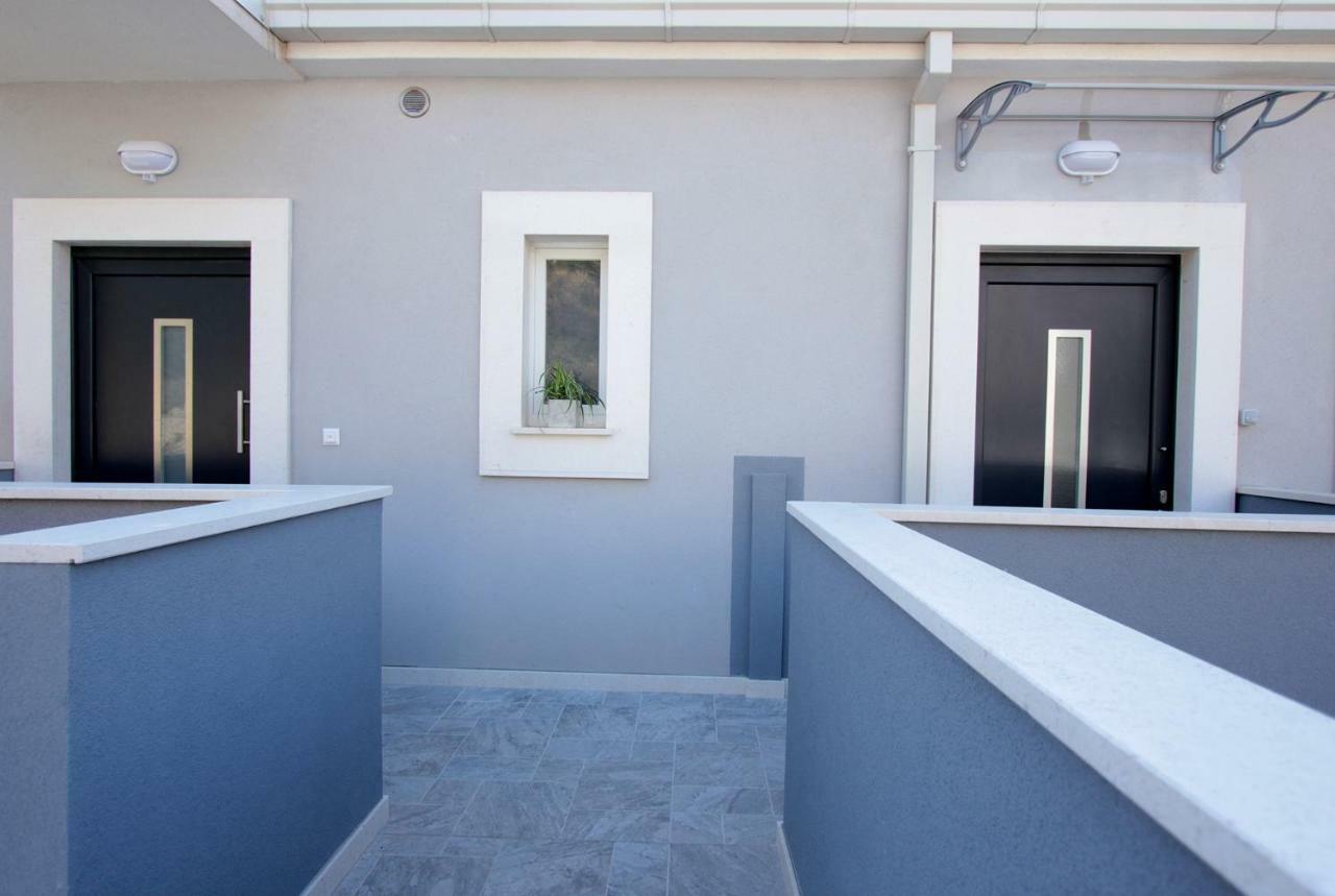 Apartment Dea Stobrec Bagian luar foto